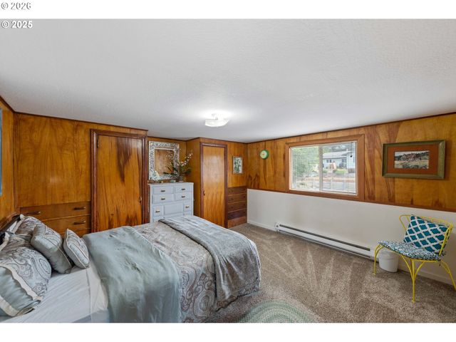 536 S MARPLE St, Coos Bay, OR 97420