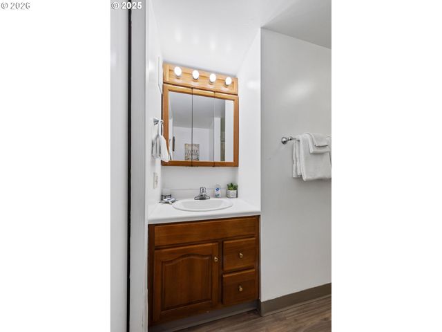 536 S MARPLE St, Coos Bay, OR 97420