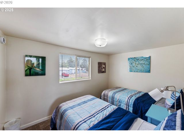 536 S MARPLE St, Coos Bay, OR 97420