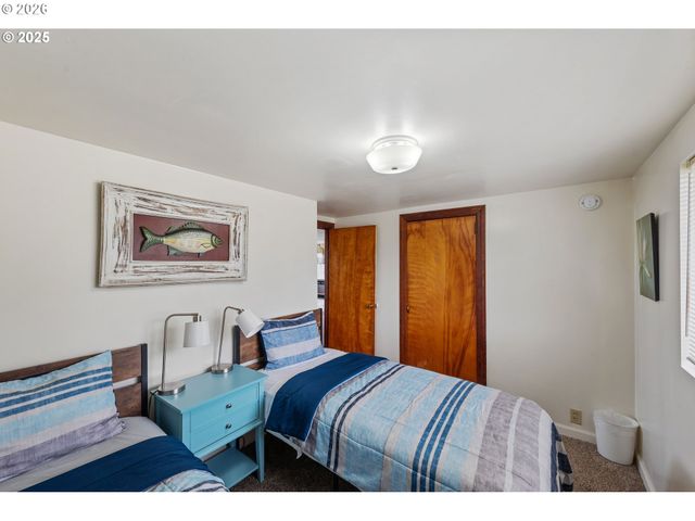 536 S MARPLE St, Coos Bay, OR 97420