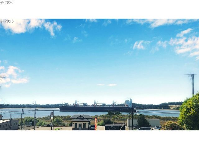 536 S MARPLE St, Coos Bay, OR 97420