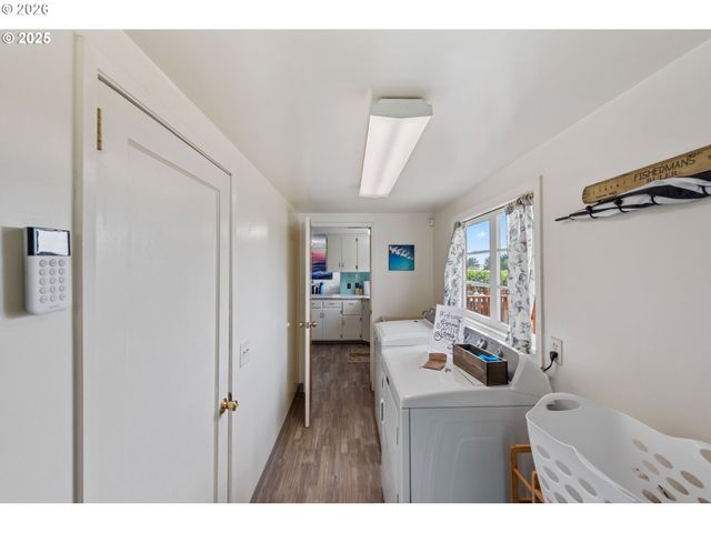 536 S MARPLE St, Coos Bay, OR 97420