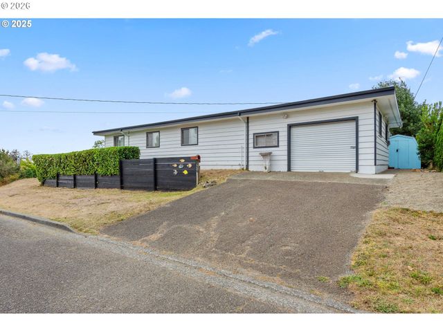 536 S MARPLE St, Coos Bay, OR 97420