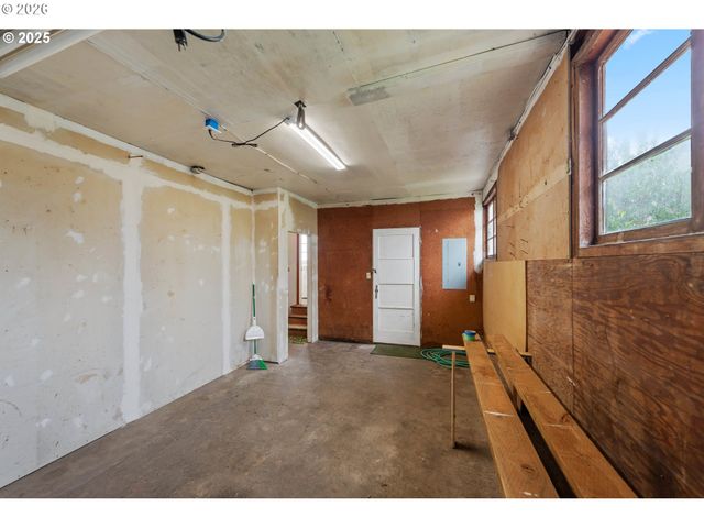 536 S MARPLE St, Coos Bay, OR 97420