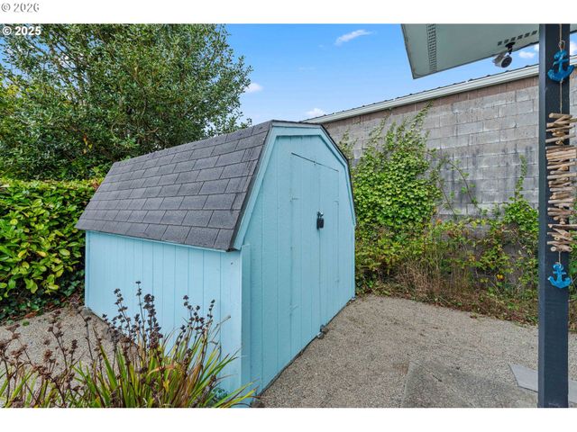 536 S MARPLE St, Coos Bay, OR 97420