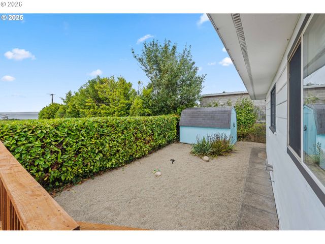 536 S MARPLE St, Coos Bay, OR 97420