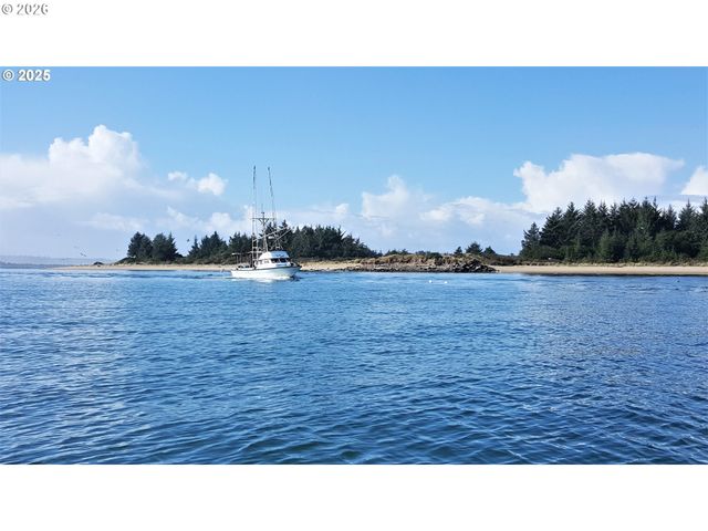 536 S MARPLE St, Coos Bay, OR 97420