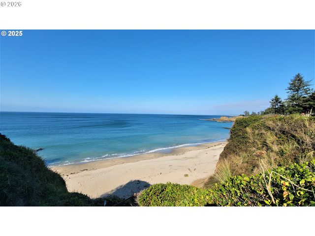 536 S MARPLE St, Coos Bay, OR 97420