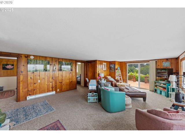 536 S MARPLE St, Coos Bay, OR 97420