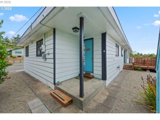 536 S MARPLE St, Coos Bay, OR 97420