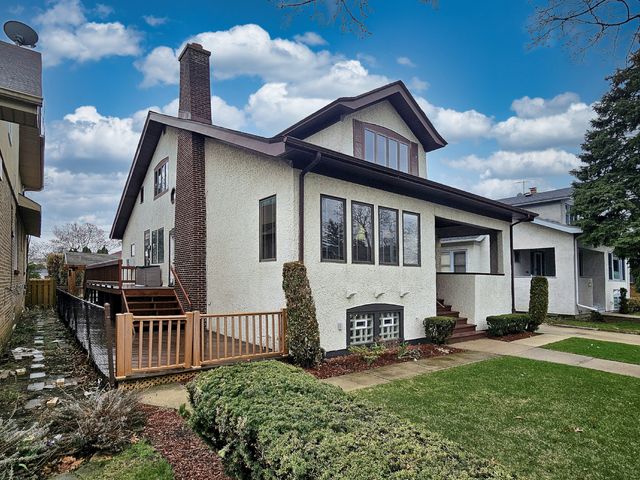 6735 W Raven Avenue, Chicago, IL 60631