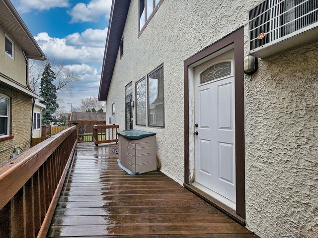 6735 W Raven Avenue, Chicago, IL 60631