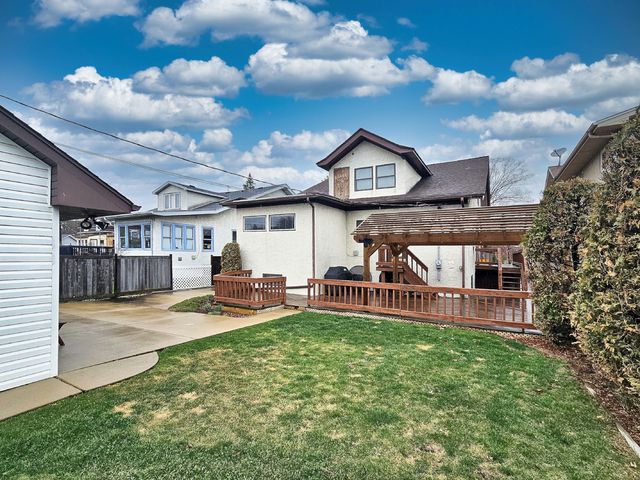 6735 W Raven Avenue, Chicago, IL 60631