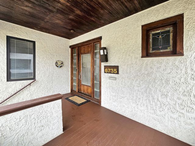 6735 W Raven Avenue, Chicago, IL 60631