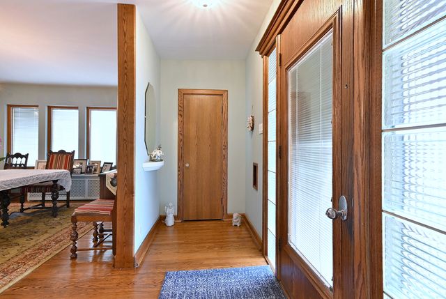 6735 W Raven Avenue, Chicago, IL 60631