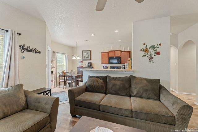 3850 Key West, Converse, TX 78109