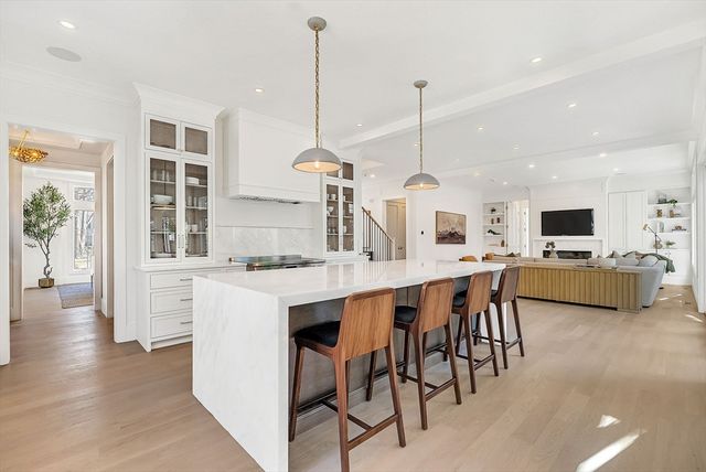 1640 Commonwealth Ave, Newton, MA 02465