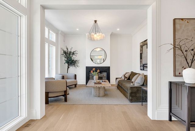 1640 Commonwealth Ave, Newton, MA 02465