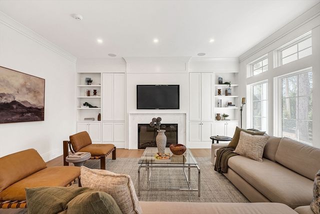 1640 Commonwealth Ave, Newton, MA 02465
