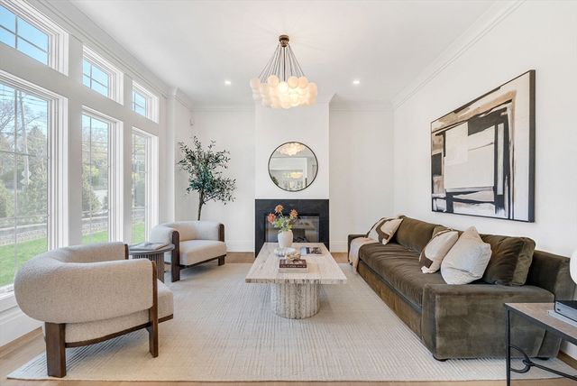 1640 Commonwealth Ave, Newton, MA 02465