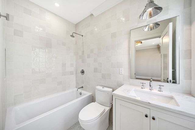 1640 Commonwealth Ave, Newton, MA 02465