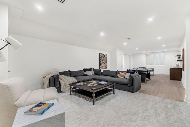1640 Commonwealth Ave, Newton, MA 02465