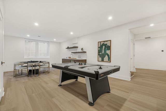 1640 Commonwealth Ave, Newton, MA 02465