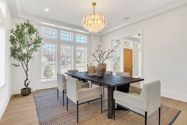 1640 Commonwealth Ave, Newton, MA 02465