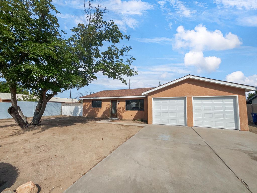 5009 IAN Avenue NW, Albuquerque, NM 87120