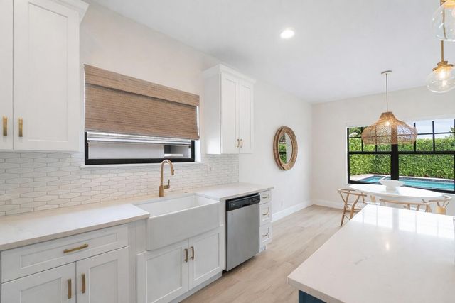 7606 S Olive Avenue, West Palm Beach, FL 33405