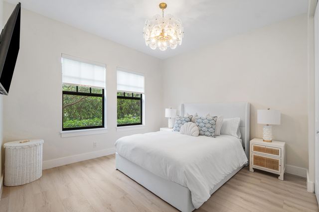 7606 S Olive Avenue, West Palm Beach, FL 33405