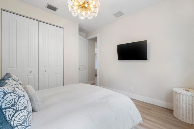 7606 S Olive Avenue, West Palm Beach, FL 33405