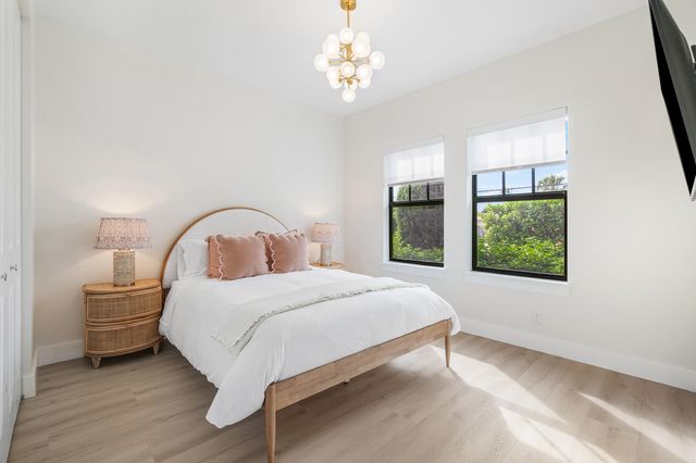 7606 S Olive Avenue, West Palm Beach, FL 33405