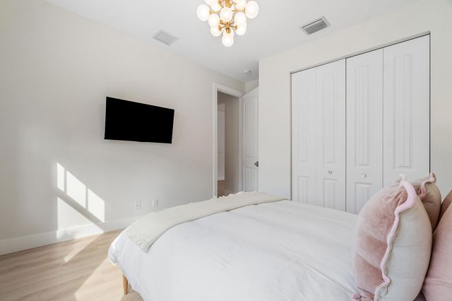 7606 S Olive Avenue, West Palm Beach, FL 33405