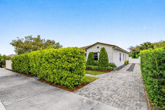 7606 S Olive Avenue, West Palm Beach, FL 33405