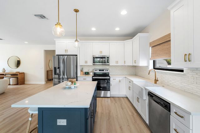 7606 S Olive Avenue, West Palm Beach, FL 33405