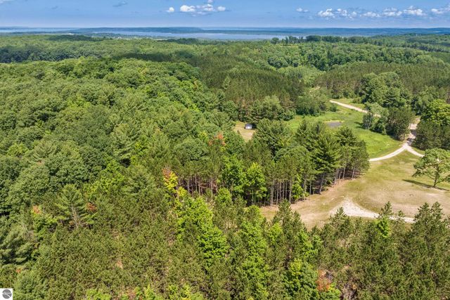 3383 NW Dockery Road, Williamsburg, MI 49690