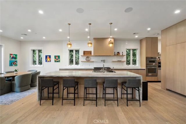 15547 Valley Vista Boulevard, Encino, CA 91436
