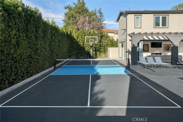 15547 Valley Vista Boulevard, Encino, CA 91436