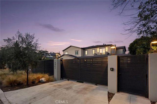 15547 Valley Vista Boulevard, Encino, CA 91436