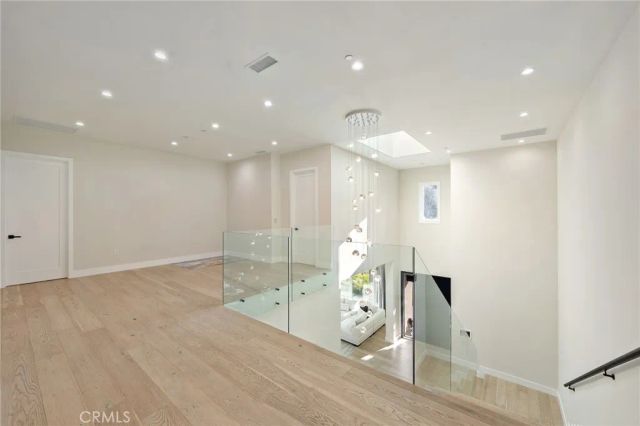15547 Valley Vista Boulevard, Encino, CA 91436