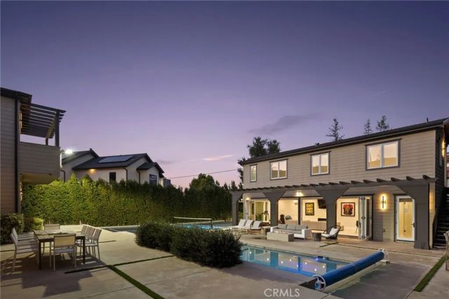 15547 Valley Vista Boulevard, Encino, CA 91436