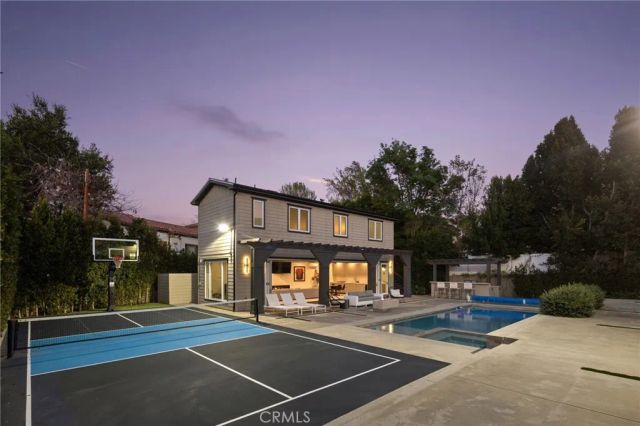 15547 Valley Vista Boulevard, Encino, CA 91436
