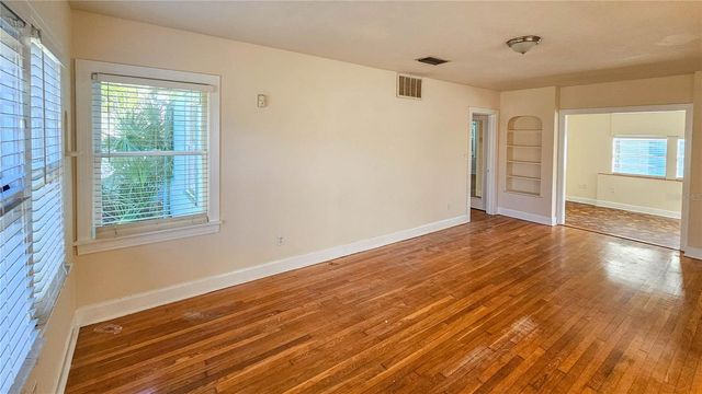 860 16TH AVENUE S, St Petersburg, FL 33701