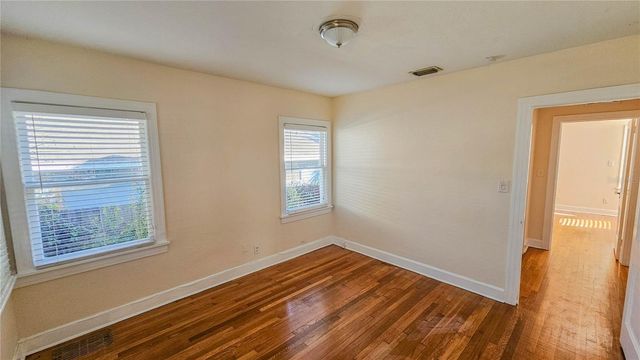 860 16TH AVENUE S, St Petersburg, FL 33701