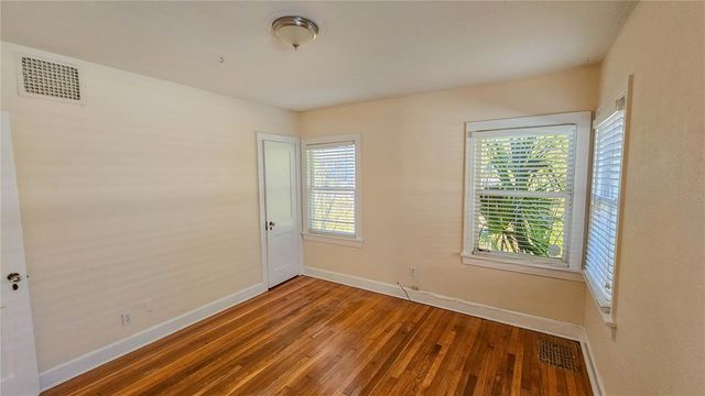 860 16TH AVENUE S, St Petersburg, FL 33701