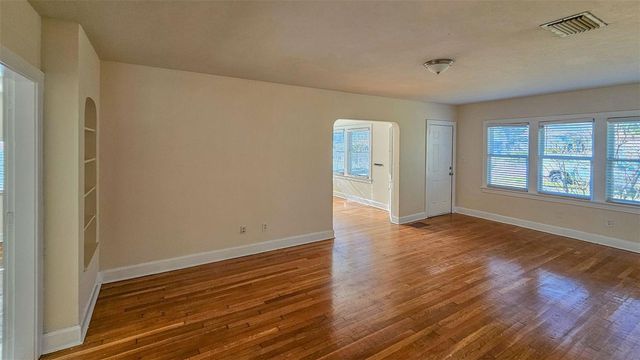 860 16TH AVENUE S, St Petersburg, FL 33701