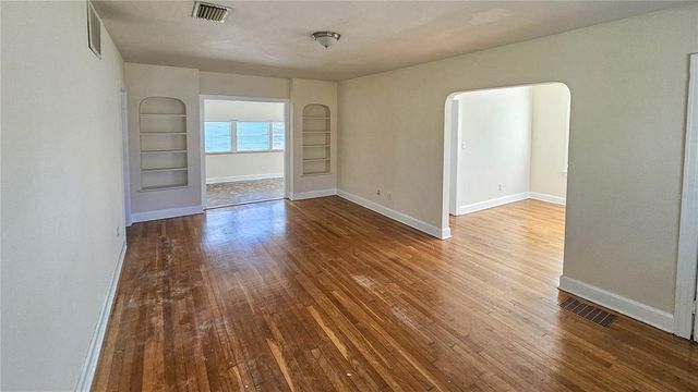 860 16TH AVENUE S, St Petersburg, FL 33701