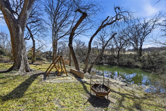 11513 Blue Creek Drive, Fort Worth, TX 76008