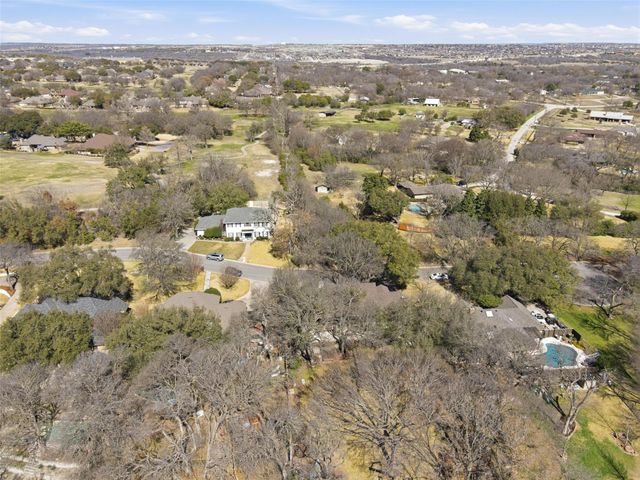 11513 Blue Creek Drive, Fort Worth, TX 76008